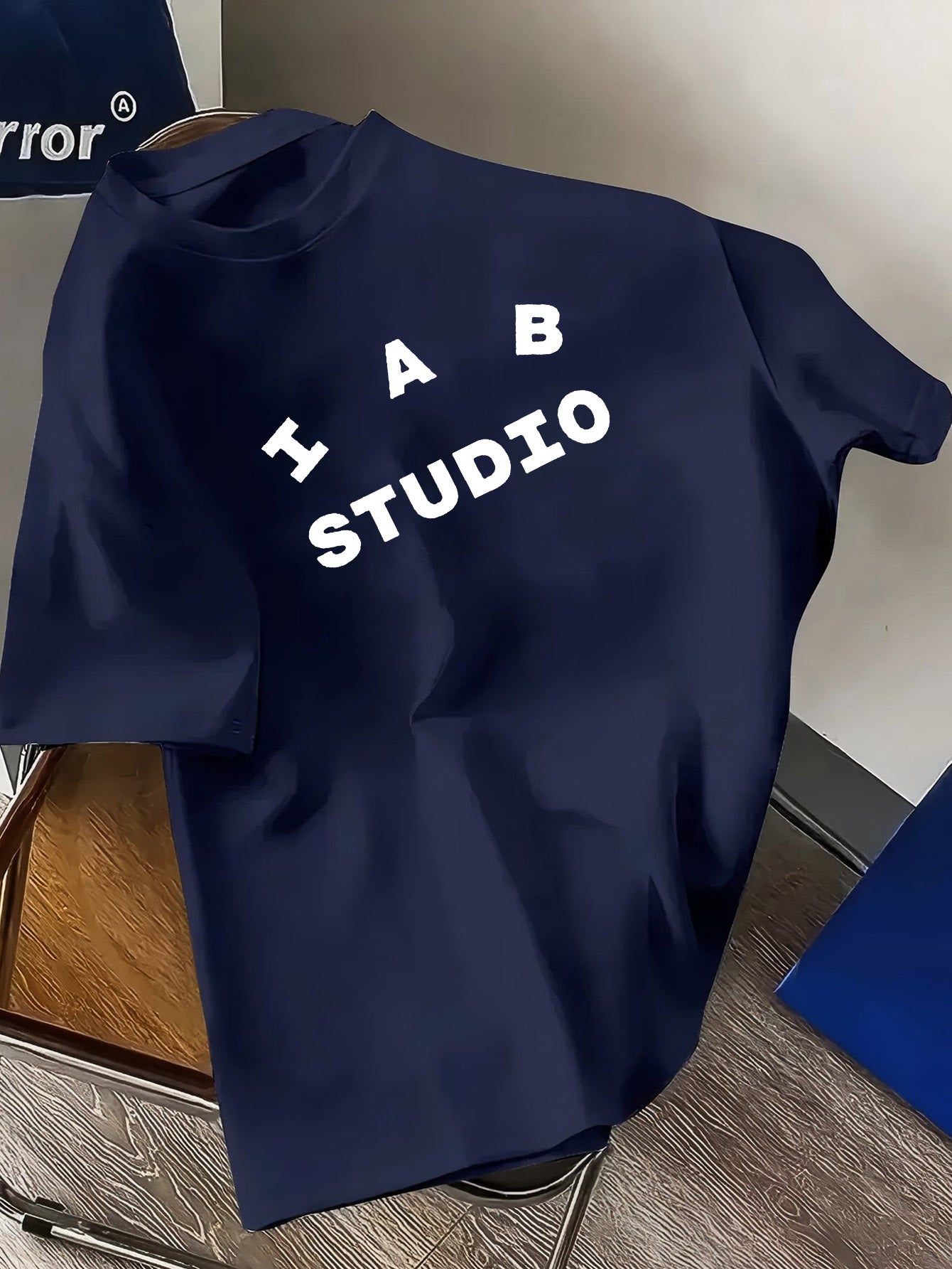 Camiseta CABEAR Tokyo Staff - Algodón unisex estilo urbano