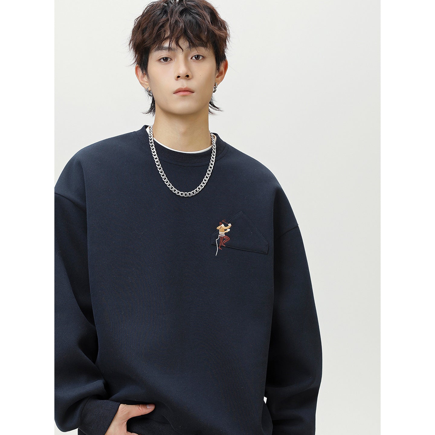 Sudadera Bordada Cuello Redondo para Hombre