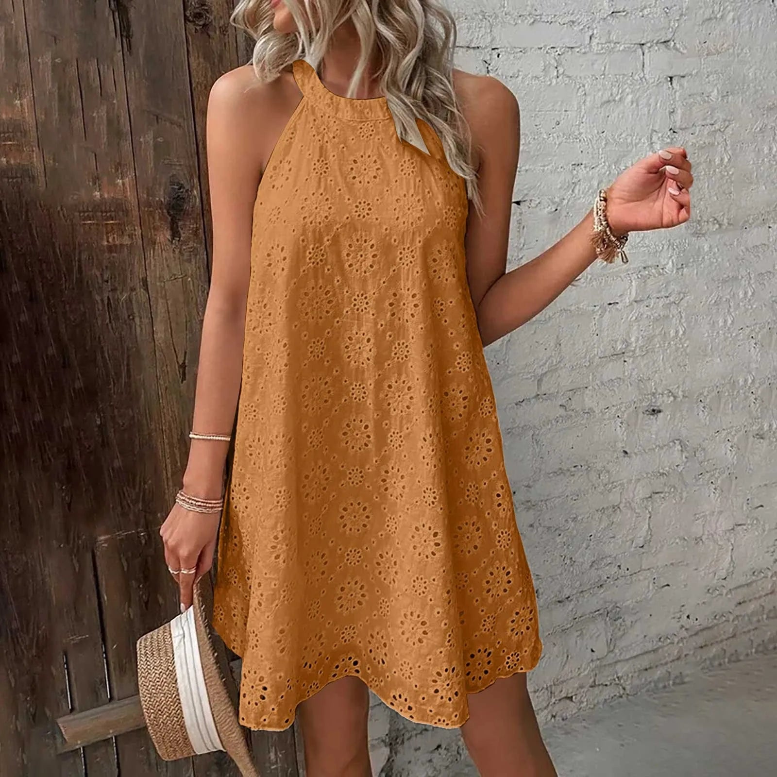 Vestido Corto de Verano con Encaje y Espalda Descubierta