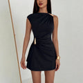 Vestido bodycon corto con hebilla metálica y pliegues - Un hombro