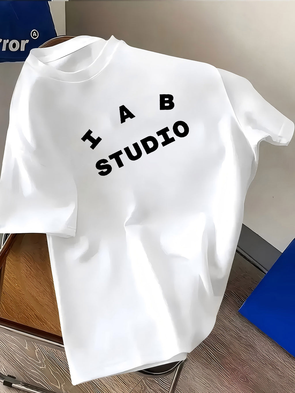 Camiseta CABEAR Tokyo Staff - Algodón unisex estilo urbano