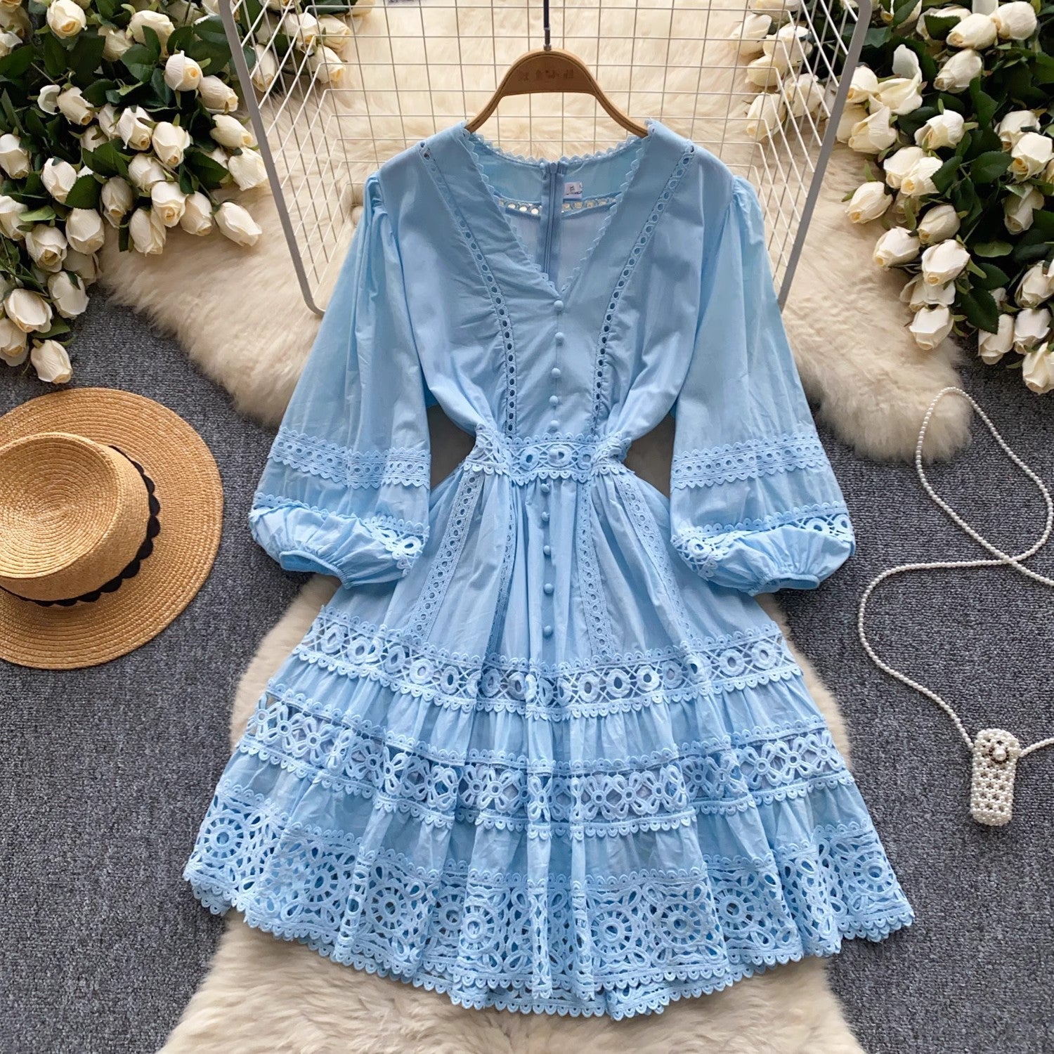 Vestido elegante manga larga escote en V con encaje y silueta acampanada