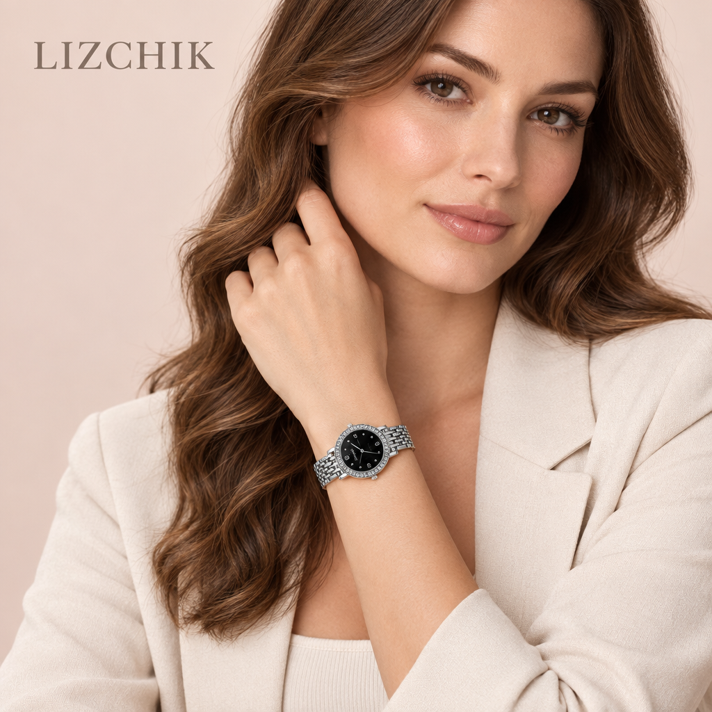 Modelo femenina con reloj y fondo LIZCHIK