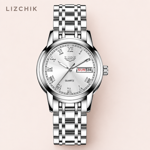 Reloj plateado con esfera blanca