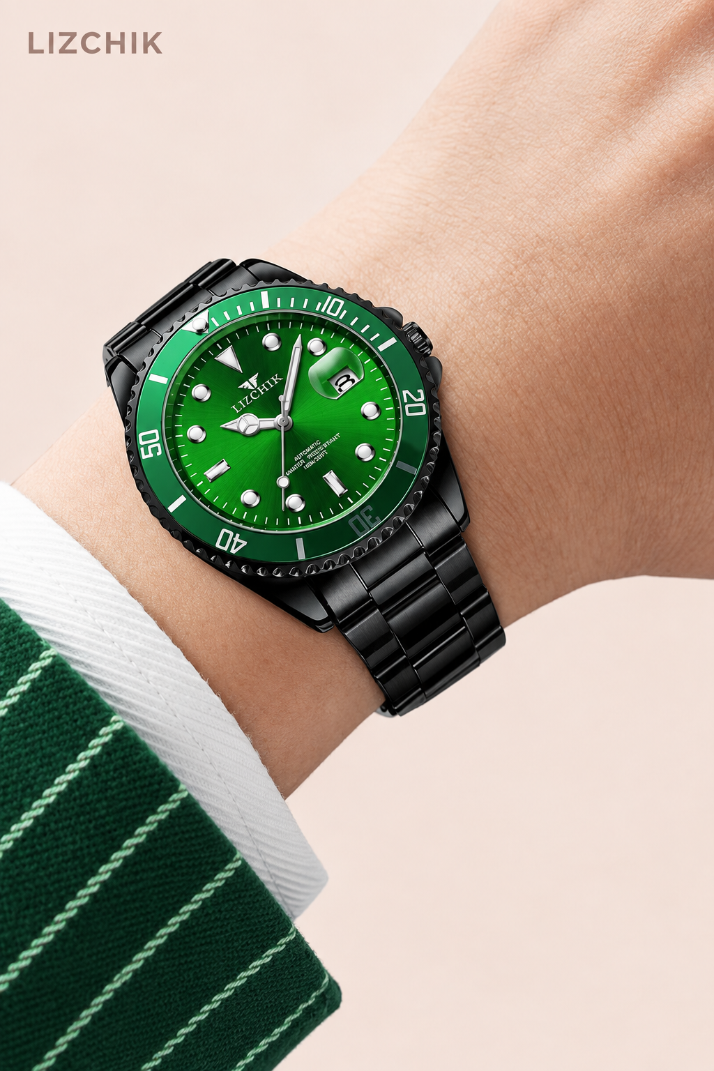 Reloj verde en la muñeca con fondo personalizado LIZCHIK